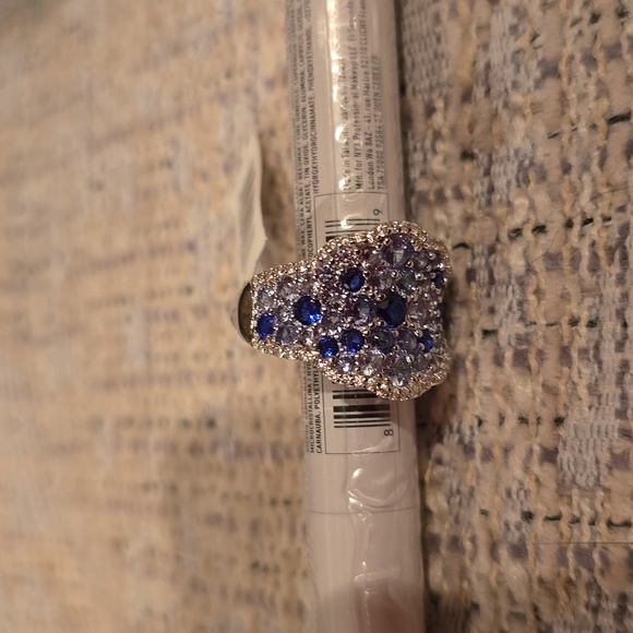 BEAUTIFUL STERLING SILVER BLUE SAPPHIRE STONES RING SIZE 7 - Picture 9 of 15